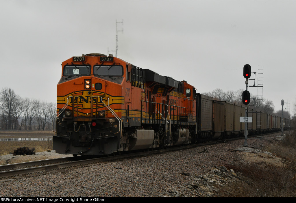 BNSF 5737